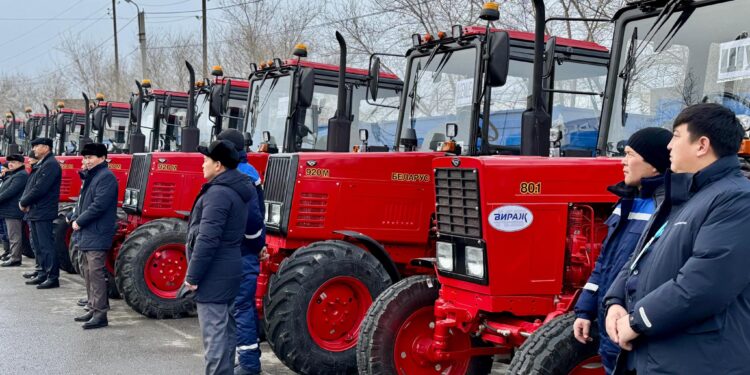 ТҮРКІСТАН: СОЗАҚ АУДАНЫНЫҢ КОММУНАЛДЫҚ САЛА ӨКІЛДЕРІНЕ 27 ТЕХНИКА ТАПСЫРЫЛДЫ.