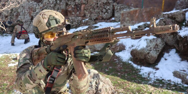 ТҮРКІСТАН: «ОРДА» ПОЛИГОНЫНДА ҚАРУЛЫ КҮШТЕР ШЕБЕРЛІКТЕРІН ШЫҢДАУДА.