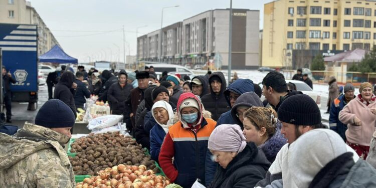 ТҮРКІСТАНДА АЗЫҚ-ТҮЛІК ТАУАРЛАРЫНЫҢ ЖӘРМЕҢКЕСІ ӨТТІ.