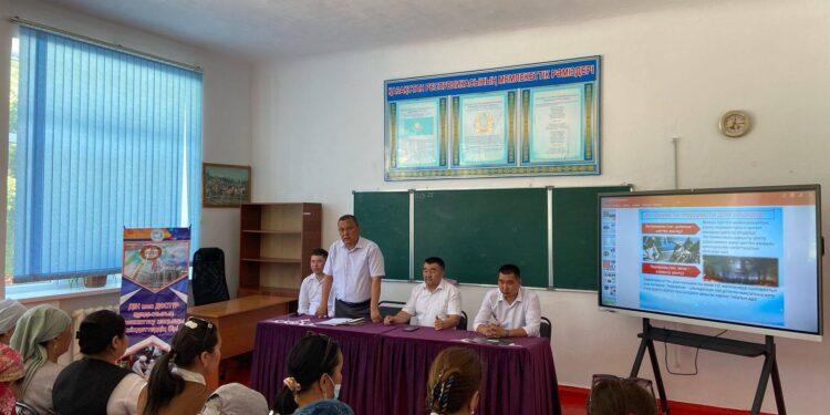 Ащысай ауылындағы М.Горкий атындағы N7 мектепте ата-аналармен кездесу өтті.