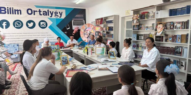 Кентау қалалық кітапханасында » Артына халқымен бірге жасайтын өшпес мұра қалдырған- С.Бәйтереков » атты іс шара болып өтті.