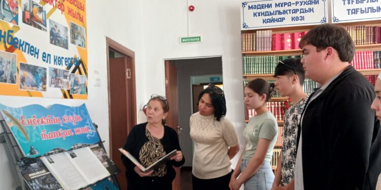 «Еңбекпен ел көгерген» атты кеңейтілген кітап көрмесі. Кентау қаласында.