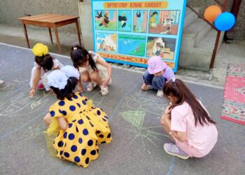 «Бақытты балалық шақ» атты балалардың асфальтқа сурет салу байқауы өтті.