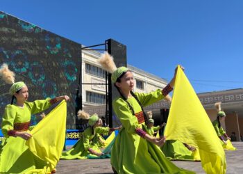 1-маусым Балаларды қорғау күніне орай Кентау қаласы Ынтымақ алаңында “Мен өмірдің гүлімін” мерекелік іс-шарасы өтті.