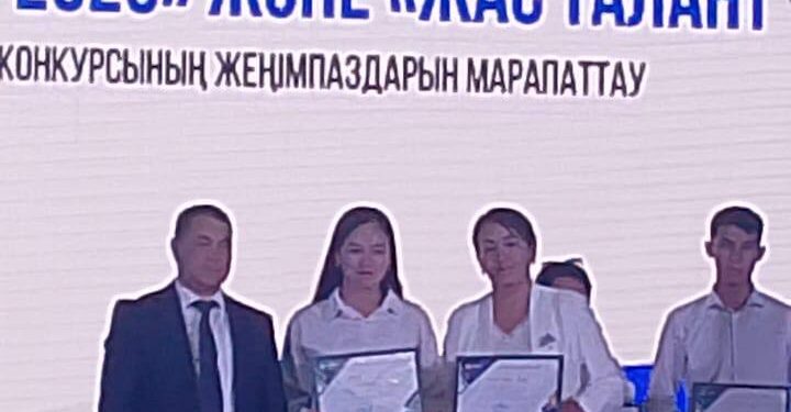 Сауран ауданы білім бөліміне қарасты. Төле би атындағы жалпы білім беретін мектебінің шәкірттері ЖОО-ның грант иегері атанды.