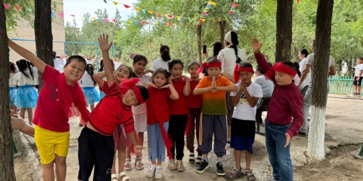 Сауран ауданы білім бөліміне қарасты. Ахмет Байтұрсынұлы Жом. «Рахат» жазғы лагерінде «Биле, биле!» атты би сайысы өтті.