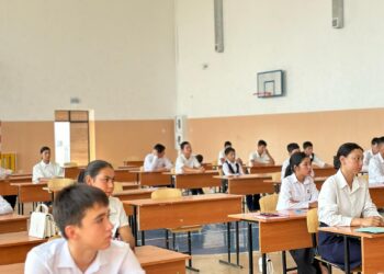 Бірінші Жбб Мектеп , Сауран Ауданы Білім Бөліміне қарасты.9-сынып оқушылары үшін қазақ тілі мен әдебиеті және орыс тілі мен әдебиеті пәнінен қорытынды аттестаттау емтиханы өтті.