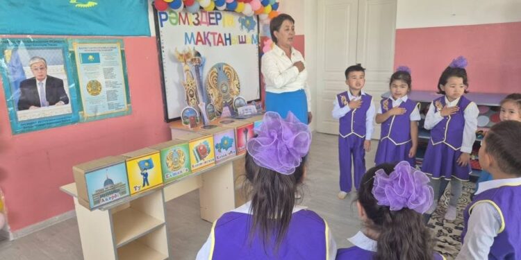 Сауран ауданы білім бөліміне қарасты. Алтын Ұя Балабақшасы.