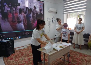 Мектеп жанындағы жазғы демалыс және сауықтыру лагерінің жабылуы салтанатты түрде өтті.