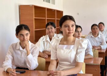 Сауран аудан білім бөліміне қарасты, 2025 жылдың 16 маусым күні №1 жалпы білім беретін мектептің 11-сынып оқушылары қазақ тілі пәні бойынша мемлекеттік емтихан тапсырды.