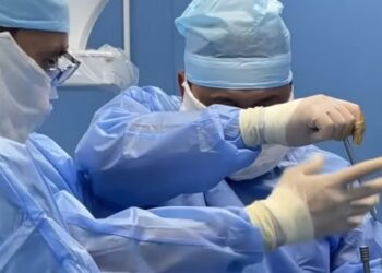 ЖЕТІСАЙЛЫҚ ДӘРІГЕРЛЕР КҮРДЕЛІ ОРТОПЕДИЯЛЫҚ ОТАНЫ СӘТТІ ЖАСАДЫ.