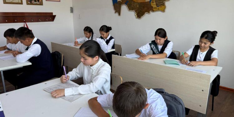 Сауран ауданы білім бөліміне қарасты. «Қаражон шағын жинақты жалпы білім беретін мектебінде», «Білімім – Отаныма!»атты шара өтті.