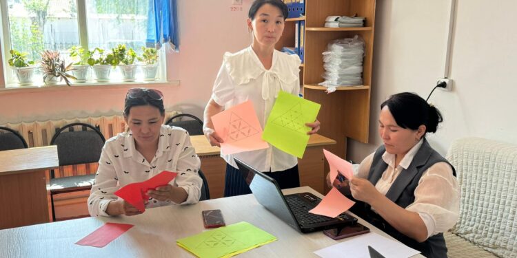 Сауран ауданы білім бөліміне қарасты.Абай мектебінде, «Tarsia» әдісі – тиімді оқыту  шарасы өтті.