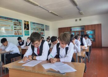 Сауран ауданы білім бөліміне қарасты. Т.Айтжанов атындағы жалпы білім беретін мектебінде 27 мамыр күні қазақ тілі пәнінен 8-10 сыныптарға аралық емтихан өткізілді.