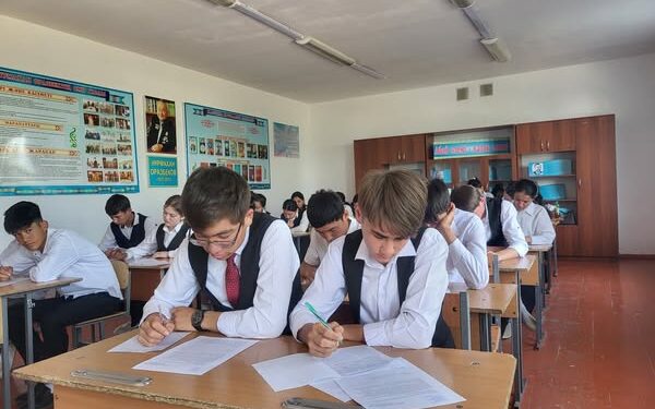 Сауран ауданы білім бөліміне қарасты. Т.Айтжанов атындағы жалпы білім беретін мектебінде 27 мамыр күні қазақ тілі пәнінен 8-10 сыныптарға аралық емтихан өткізілді.