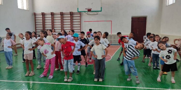 Сауран ауданы білім бөліміне қарасты. «Сауран» жалпы білім беретін мектебінде «Балалар үні» челленджі ұйымдастырылып жатыр.