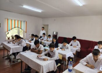 Сауран ауданы білім бөліміне қарасты. С.Қожанов атындағы шағын жинақты жалпы білім беретін мектебінде 5–8,10 сыныптар арасында қазақ тілі пәнінен сыныптан сыныпқа көшіру мақсатында аралық емтихандар өтуде.