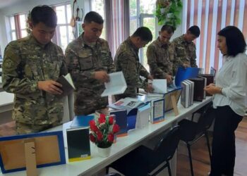 Кентау кітапханасында, «Ата Заң-тәуелсіз ел тұғыры» атты кітап көрмесі ұйымдастырылды.