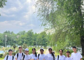 Сауран ауданы білім бөліміне қарасты. IQanat  олимпиадаға Сауран ауданынан 9 оқушы қатысып, бақтарын сынауда.