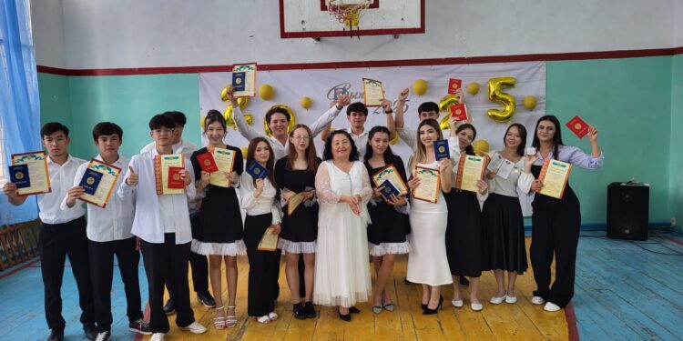 11 сынып оқушыларының қоштасу мерекесі өтті.