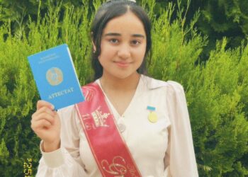 Сауран ауданы білім бөліміне қарасты. Төле би жалпы білім беретін мектебінің түлегі — Абдусаттарова Нигара Абдукадирқызы.