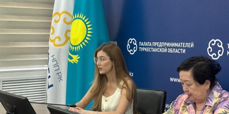 Түркістанда үздік фармацевт мамандар марапатталды!