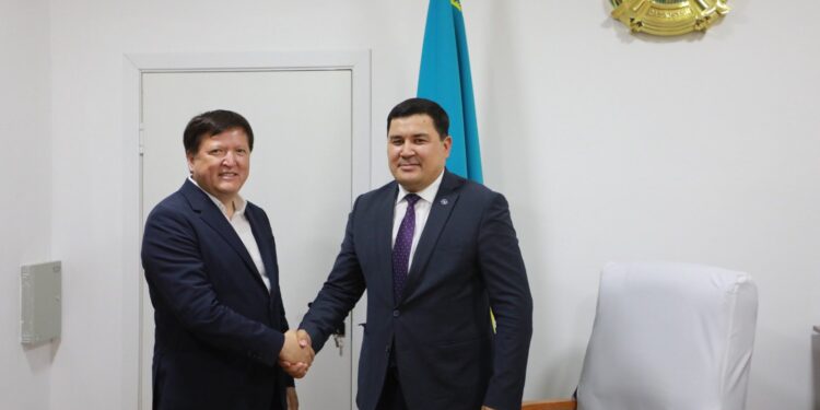 САРЫАҒАШ АУДАНДЫҚ ОРТАЛЫҚ АУРУХАНАСЫНА ЖАҢА БАС ДӘРІГЕР ТАҒАЙЫНДАЛДЫ.