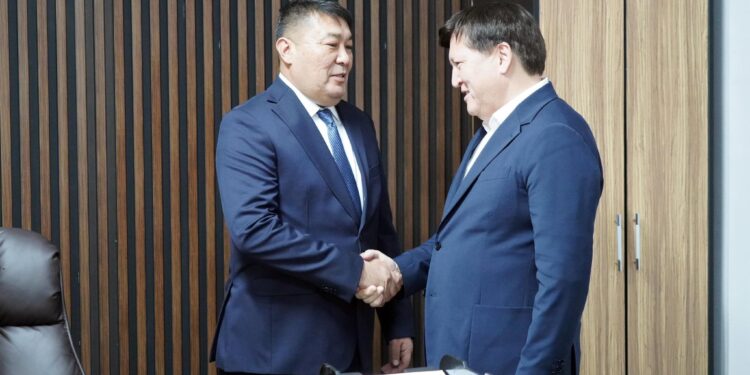 ҚАЗЫҒҰРТ АУДАНДЫҚ ОРТАЛЫҚ АУРУХАНАСЫНА ЖАҢА БАС ДӘРІГЕР ТАҒАЙЫНДАЛДЫ.