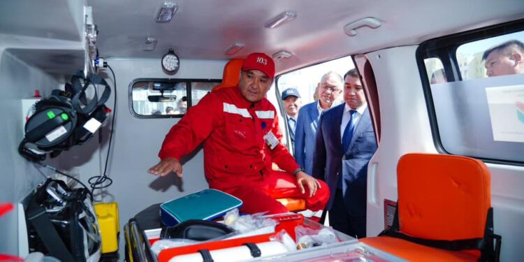 ТҮРКІСТАН ОБЛЫСЫНДАҒЫ МЕДИЦИНАЛЫҚ ҰЙЫМДАРҒА 60 ЖЕДЕЛ ЖӘРДЕМ КӨЛІГІ ТАРТУ ЕТІЛДІ.