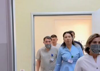 ТҮРКІСТАН ҚАЛАЛЫҚ ОРТАЛЫҚ АУРУХАНАСЫНЫҢ БАСШЫСЫ БӨЛІМДЕРДІҢ ЖҰМЫСЫМЕН ТАНЫСТЫ.