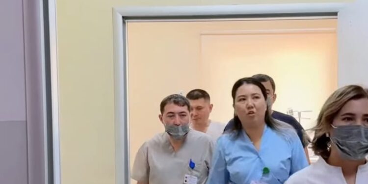 ТҮРКІСТАН ҚАЛАЛЫҚ ОРТАЛЫҚ АУРУХАНАСЫНЫҢ БАСШЫСЫ БӨЛІМДЕРДІҢ ЖҰМЫСЫМЕН ТАНЫСТЫ.