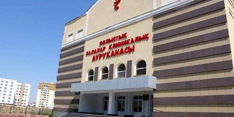 ТҮРКІСТАН: ДӘРІГЕРЛЕР ЕТТАРТҚЫШҚА ҚОЛЫН САЛҒАН БАЛАНЫҢ ӨМІРІН САҚТАП ҚАЛДЫ.