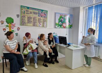 Отырар аудандық орталық  емханасында Денсаулық мектептері жұмыс жасап жатыр.