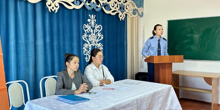 Отырар аудандық орталық емханасының ұйымдастыруымен Отырар ауданындағы мектептерге «Қыз тәрбиесі — ұлт тәрбиесі» атты семинарлар өтілді.