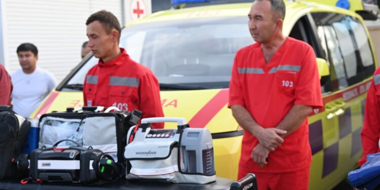 Жедел жәрдем бөлімшесіне жаңа заманауи медициналық құрылғылар берілді.