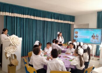 1 қазан Қарттар күні.