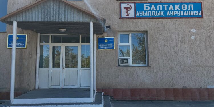 “Туған жерге тағзым” атты ұранымен Шымкент қаласының “№14 Емдеу орталығының” білікті дәрігерлердің қатысуымен ауыл тұрғындарын тегін медициналық тексерулерден өткізу акциясы өтілуде.