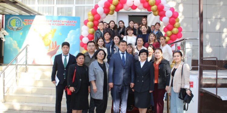 Түркістан облысында жасөспірімдер арасындағы суицид пен ерте жүктіліктің алдын алу бойынша семинар өтті.