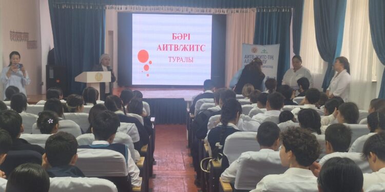 Түркістан облысы АИТВ инфекциясының алдын алу орталығы Жетісай бөлімшесінің мамандары Жетісай қаласы «Ю.Гагарин» атындағы жалпы орта мектебінде семинар жұмыстарын жүргізді.