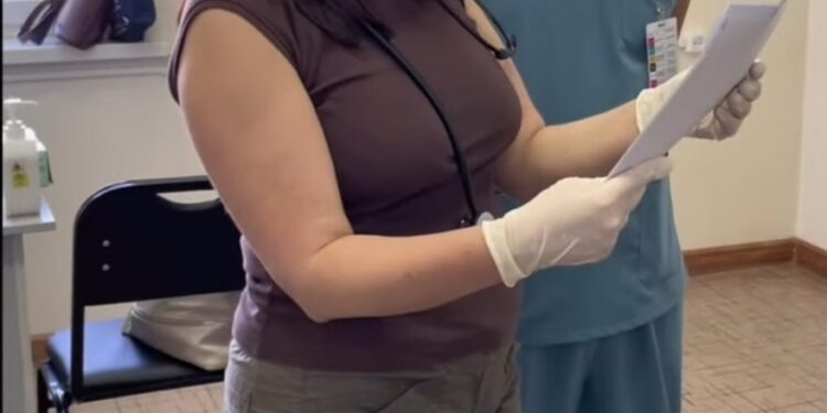 Шетелден келген мамандар, Түркістан қалалық балалар ауруханасында ауырып жатқан балаларға консультация беріп, еміне коррекция жасады.