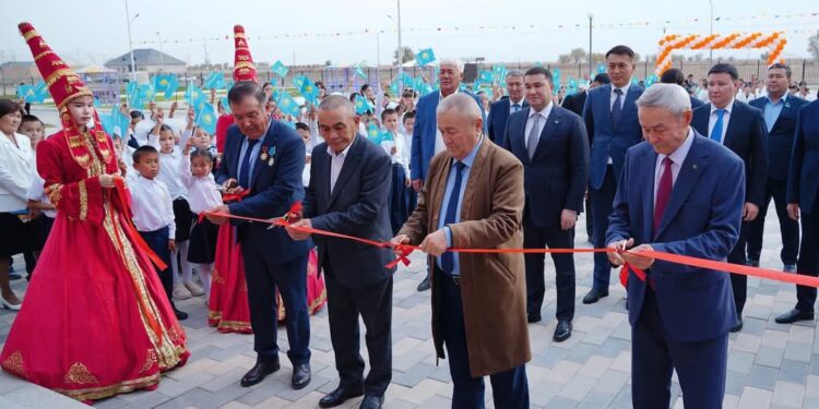 Бүгін -жас ұрпақтың болашағына нұр шашқан,үміт пен қуанышқа толы күн.