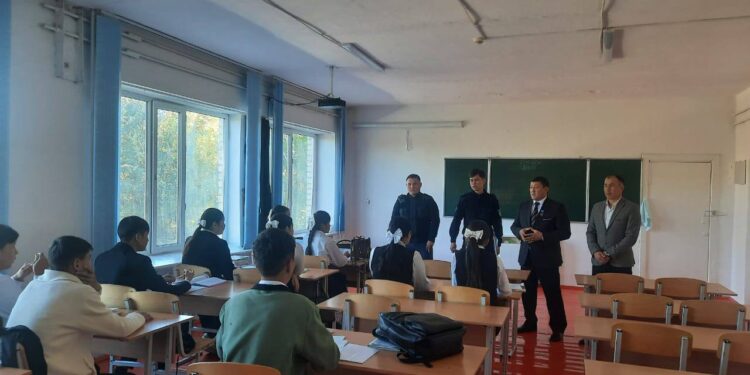 «Жасөспірімдер арасында әлімжеттіктің, құқықбұзушылықтың, зорлық-зомбылықтың қатыгездіктің алдын алу» тақырыбындажиналыс өткізілді.