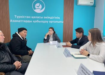 «Азаматтарды қабылдау орталығында» қызмет алушылар күні өтті.