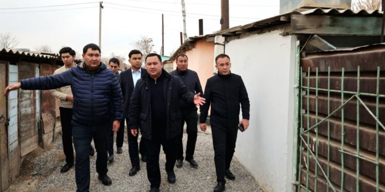 ҚАЛА ӘКІМІ АБАТТАНДЫРУ НЫСАНДАРЫН АРАЛАДЫ.