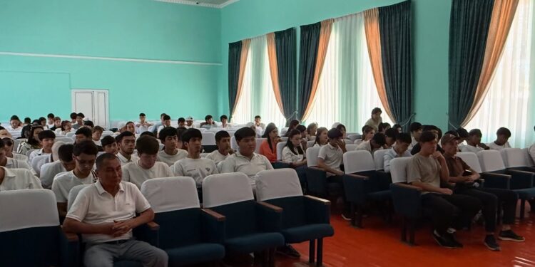 Жастар мен өндіріс арасындағы алтын көпір: Түркістан техникалық колледжінде кәсіптік бағыттағы кездесу өтті.