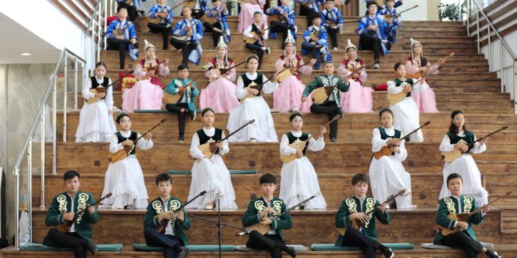 «ДОМБЫРА – РУХТЫҢ ҮНІ» АТТЫ МЕРЕКЕЛІК ІС-ШАРА ӨТТІ.