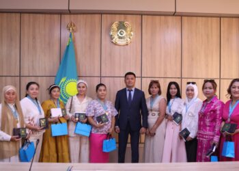 ТҮРКІСТАНДА КӨПБАЛАЛЫ АНАЛАР МАРАПАТТАЛДЫ.