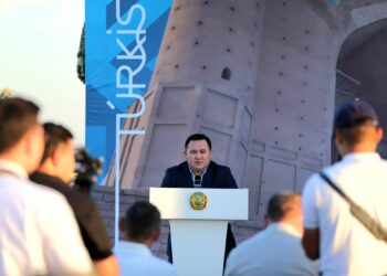 ҚАЛА ӘКІМІ ЖАСТАРМЕН КЕЗДЕСТІ.