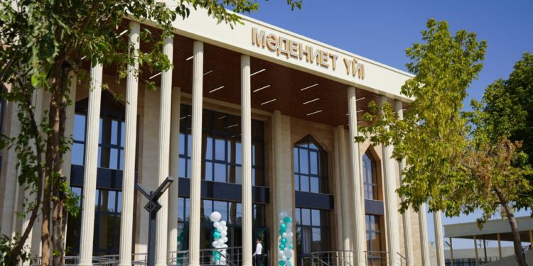 Бүгін көптен күткен қуанышты сәт — жаңа Мәдениет үйі салтанатты түрде ашылды.