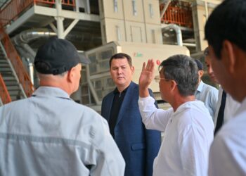 МАҚТА ӨҢДЕУ ЗАУЫТЫНЫҢ ҚҰРЫЛЫСЫМЕН ТАНЫСТЫ.